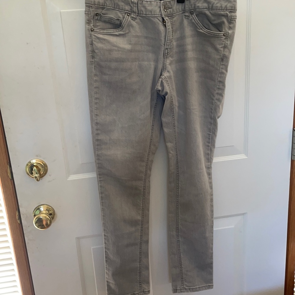 Gray skinny jeans